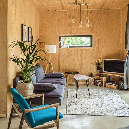 Casa de Férias Lovely In With Wifi Nowe Warpno